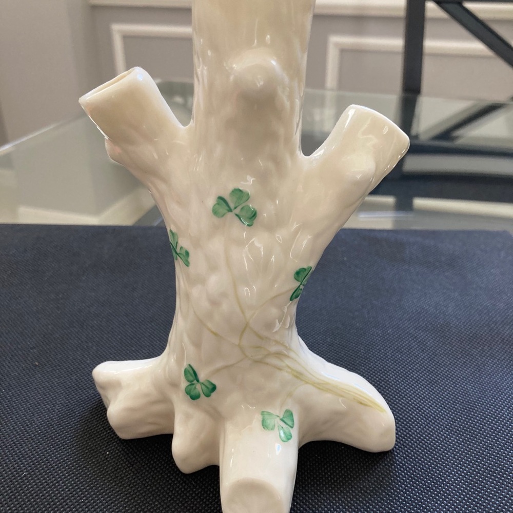 🍀🍀Belleek tree trunk vase🍀🍀